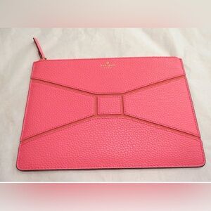 •KATE SPADE•LIKE NEW FLAMINGO PINK GIA BRIDGE PLACE PEBBLED LEATHER CLUTCH/POUCH